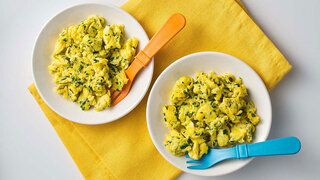 FLUFFY-SPINACH-SCRAMBLED-EGGS.jpg